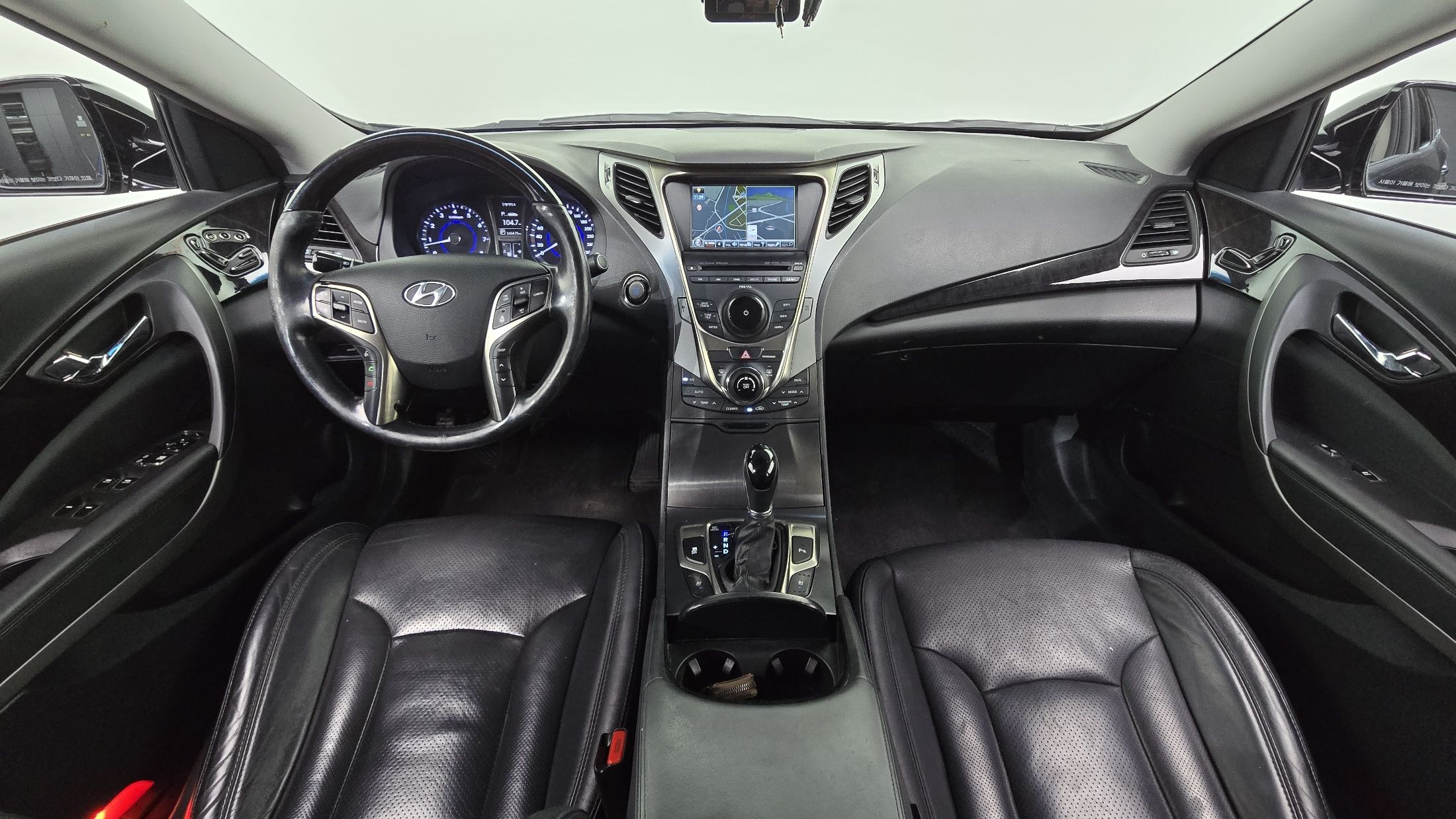 HYUNDAI GRANDEUR HG 2013