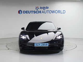 PORSCHE TAYCAN 2022