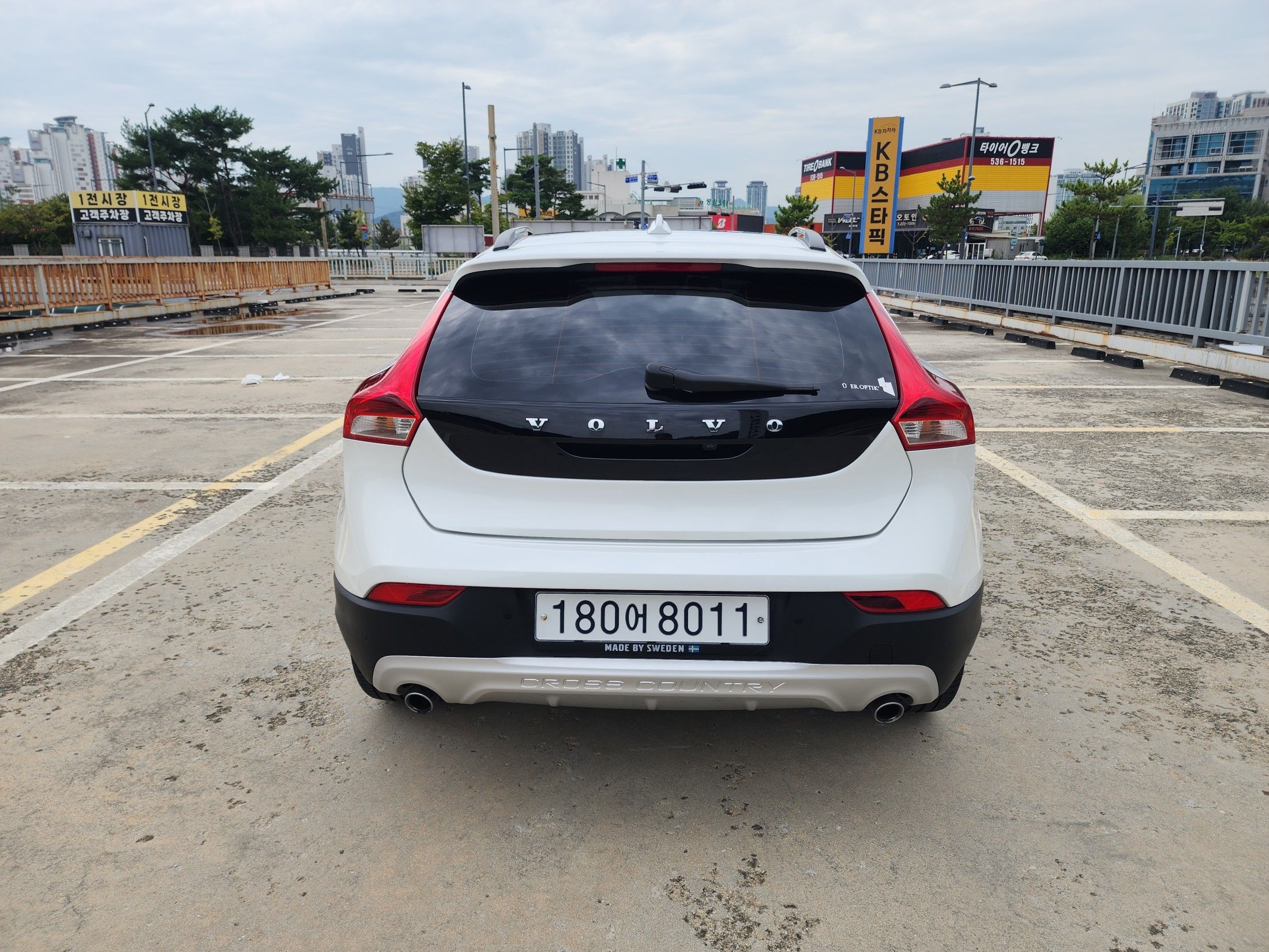 VOLVO V40 CROSS COUNTRY 2019