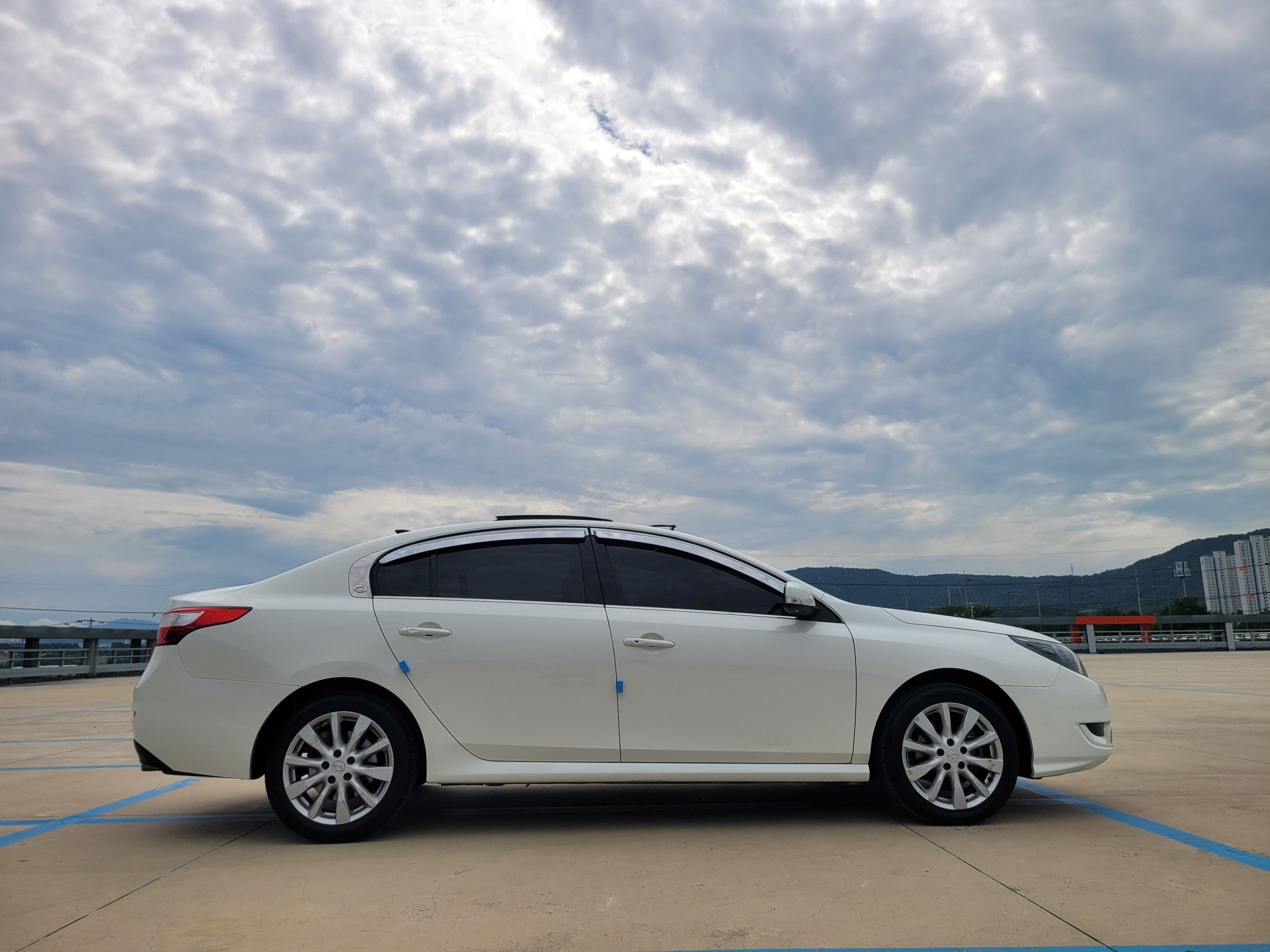 SAMSUNG SM5 NEW 2011