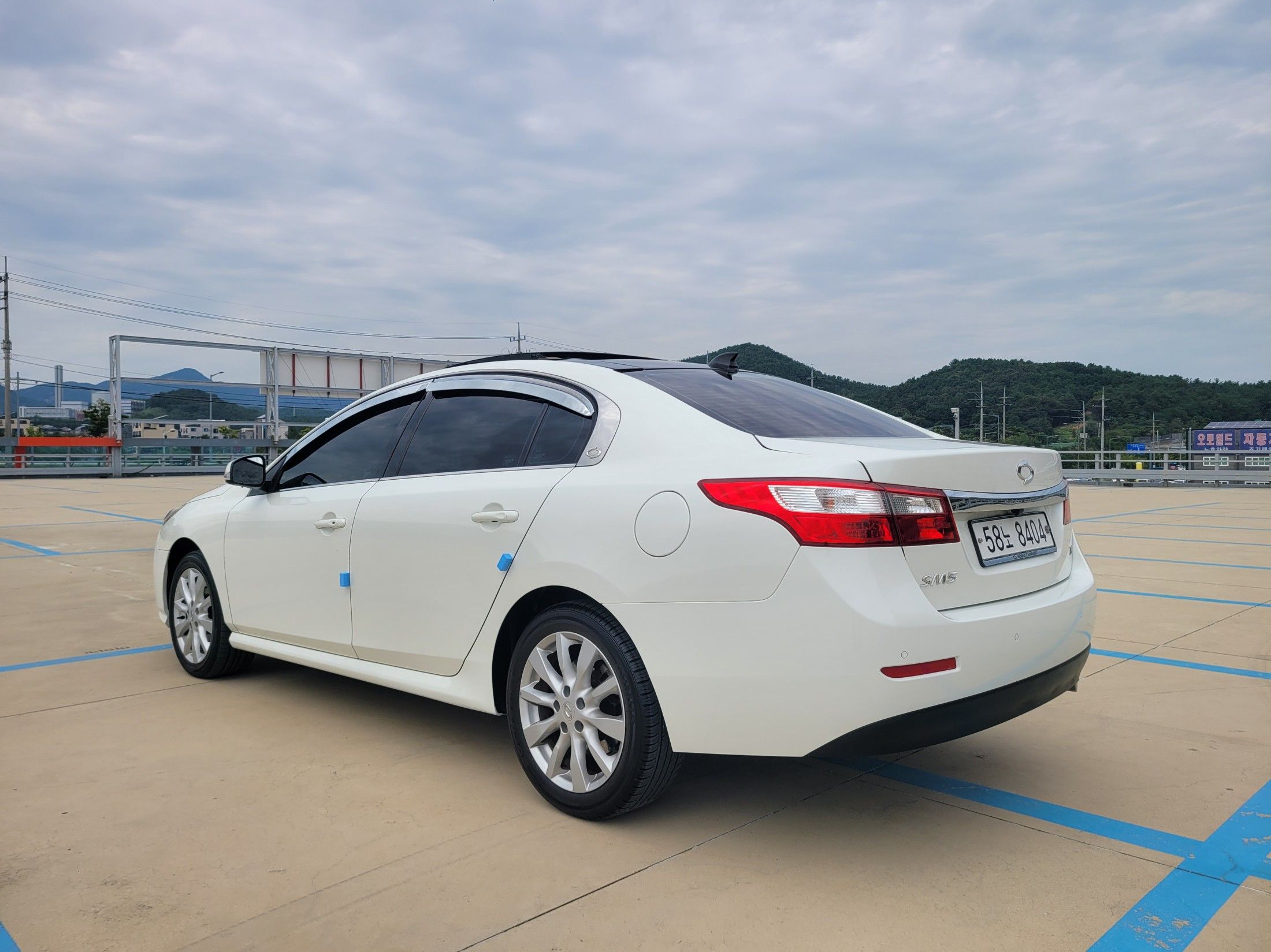 SAMSUNG SM5 NEW 2011