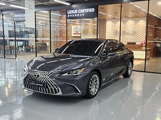 LEXUS ES300H  7 GENERATION Luxury Plus 2025