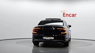 VOLVO S90 2023