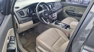 KIA CARNIVAL 2015