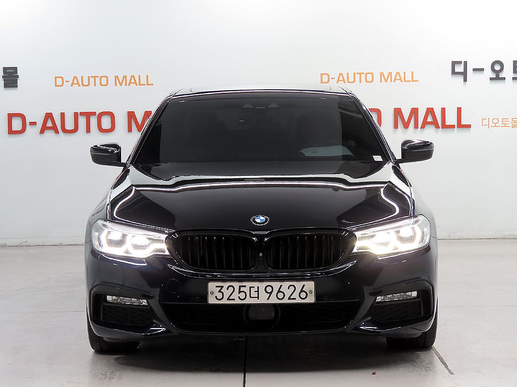 BMW 5-SERIES G30 2017