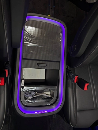 HYUNDAI STARIA  4WD Lounge 7 Seater 2025