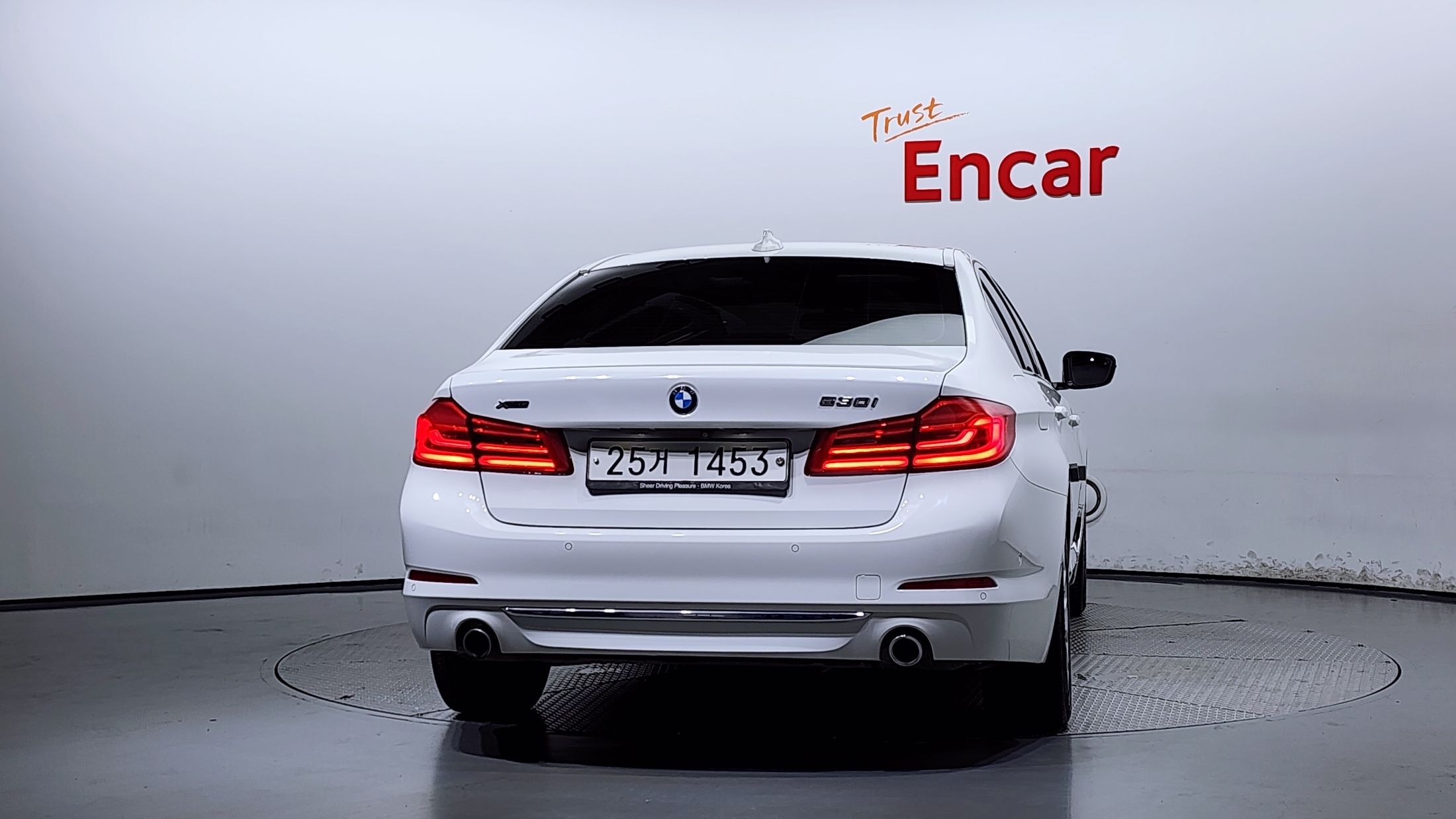 BMW 5-SERIES G30 2019