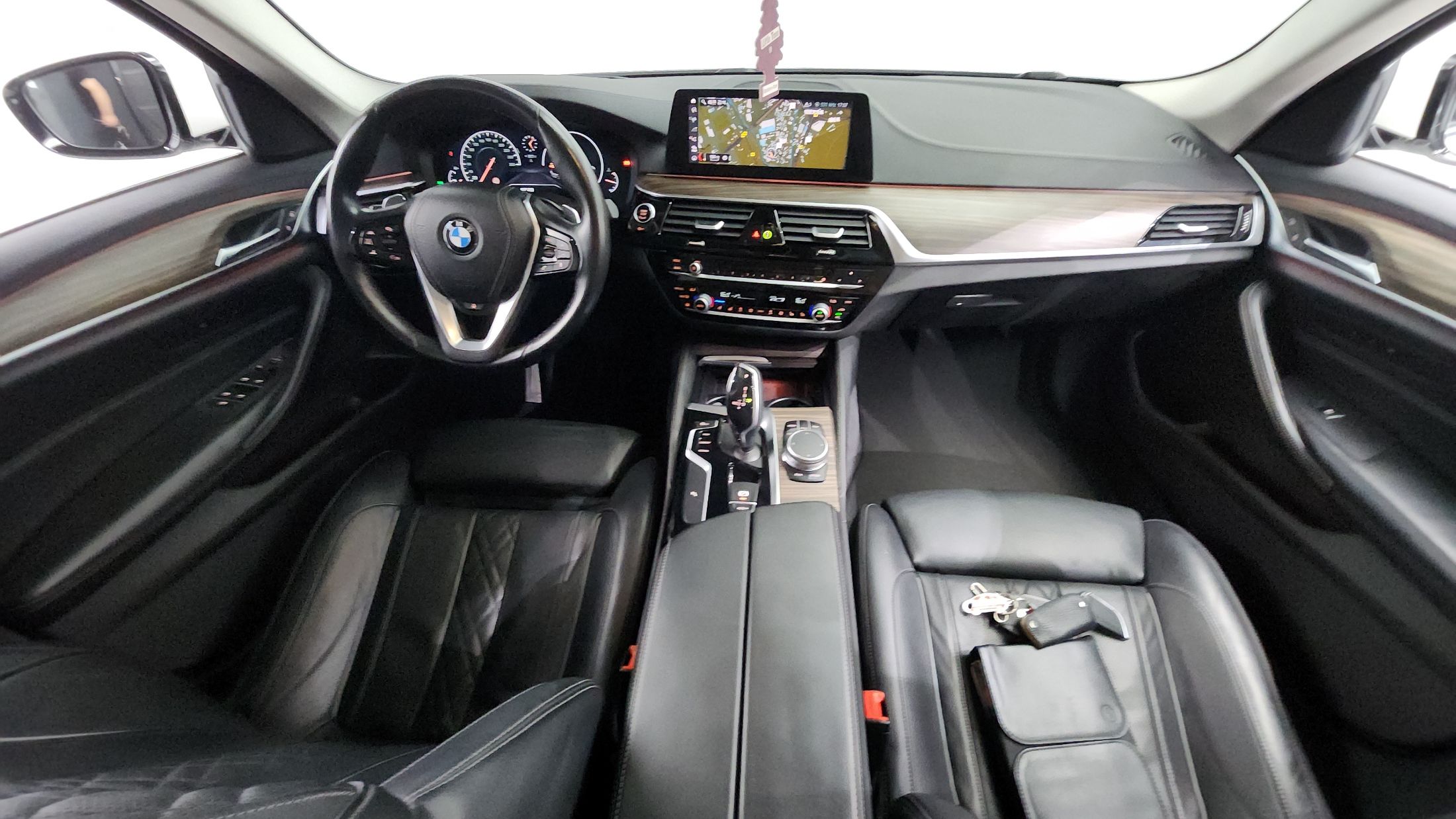 BMW 5-SERIES G30 2019