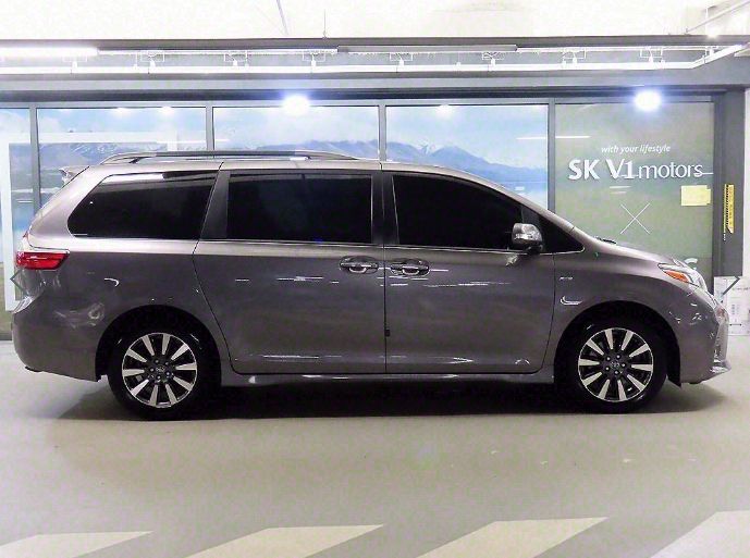 TOYOTA SIENNA 2018