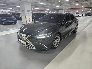 LEXUS ES300H  7 GENERATION Executive 2025