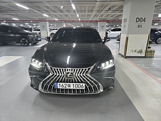 LEXUS ES300H  2025