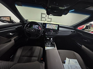 LEXUS ES300H  7 GENERATION Executive 2025