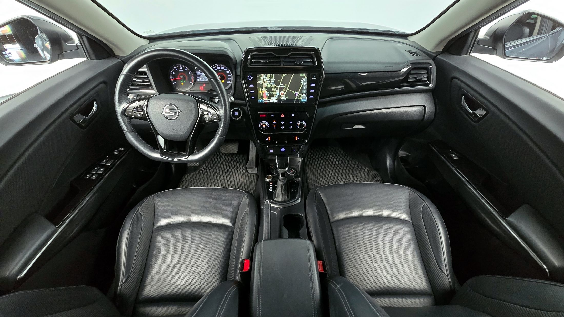 SSANGYONG TIVOLI VERY NEW 2022