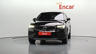 VOLVO XC40 2023
