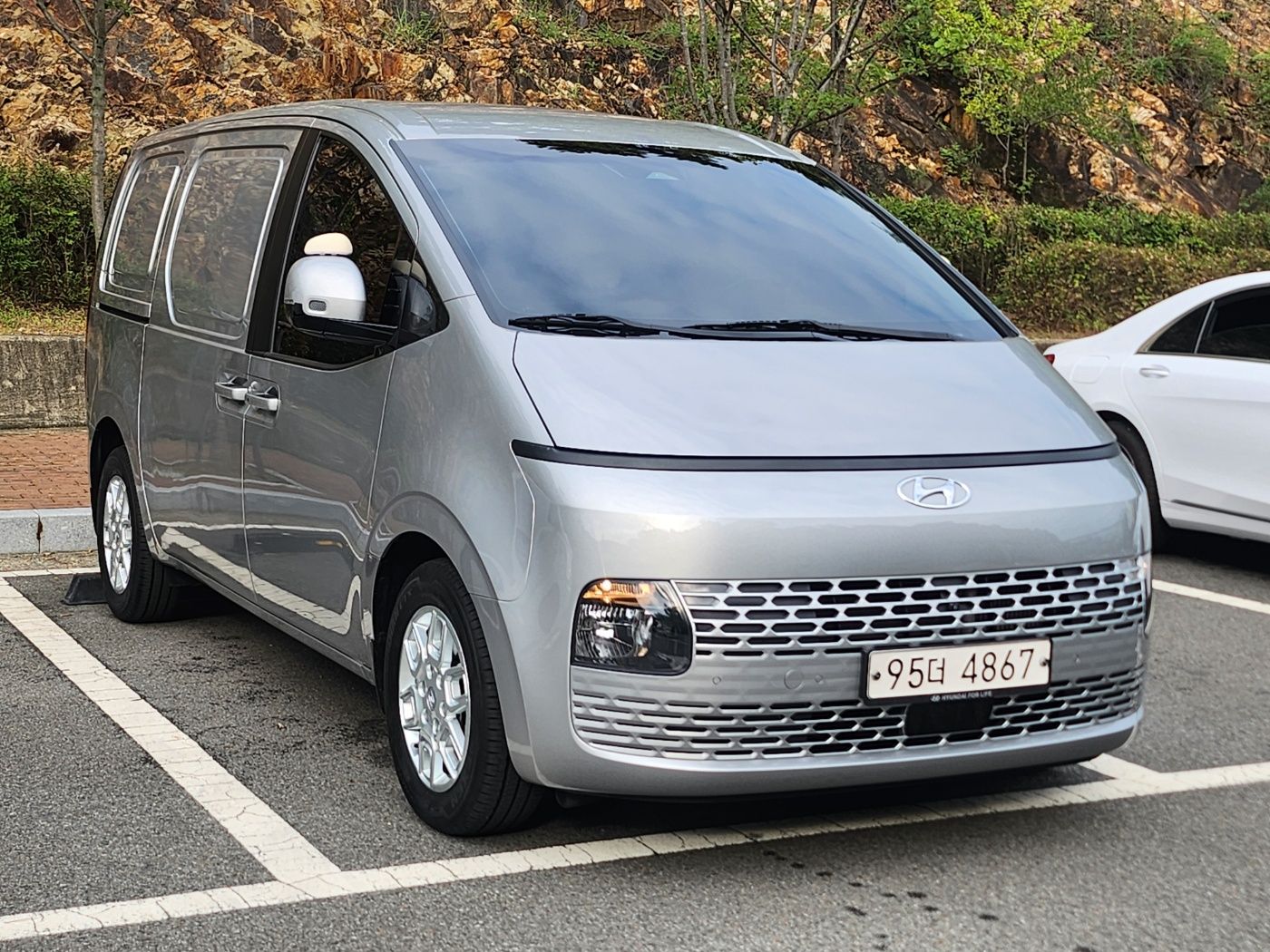 HYUNDAI STARIA 2021