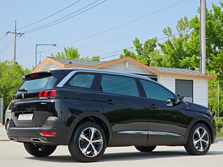 PEUGEOT 5008 2020