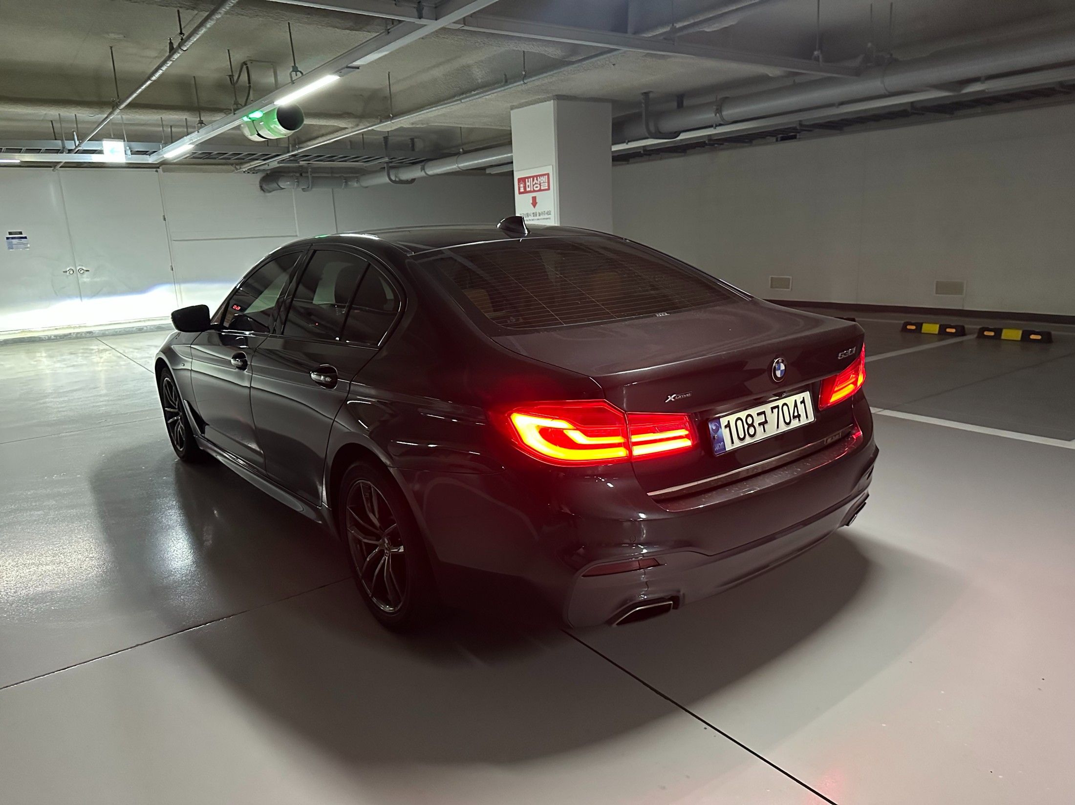 BMW 5-SERIES G30 2017