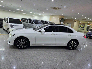 MERCEDES BENZ E-CLASS W213 2019