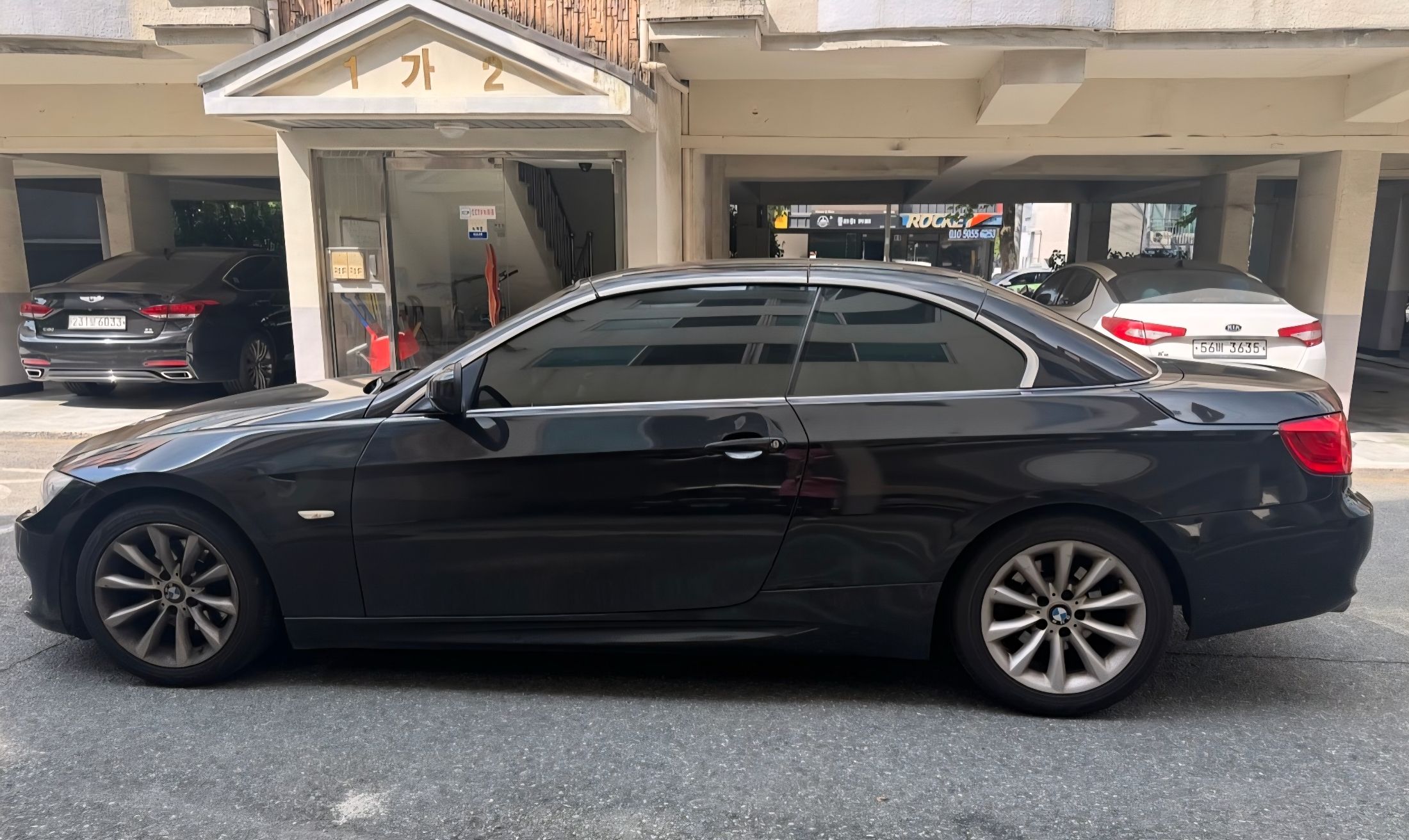 BMW 3-SERIES E90 2011