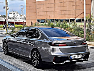 BMW 7-SERIES G70 2023