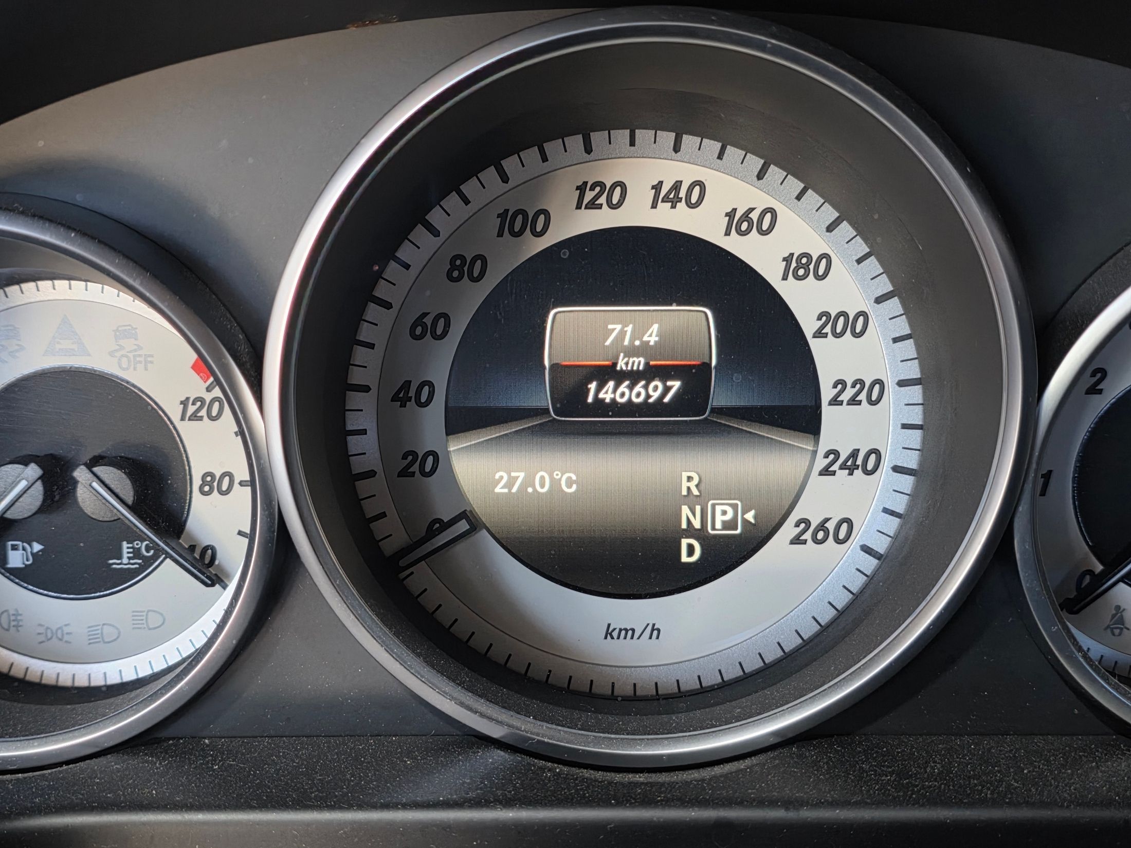MERCEDES BENZ E-CLASS W212 2016