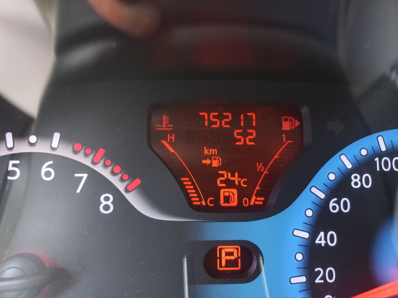 NISSAN CUBE 2012
