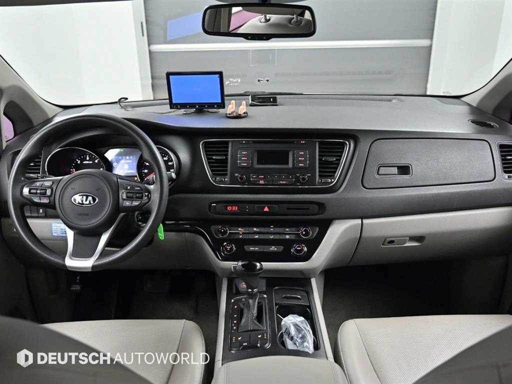 KIA CARNIVAL 2016