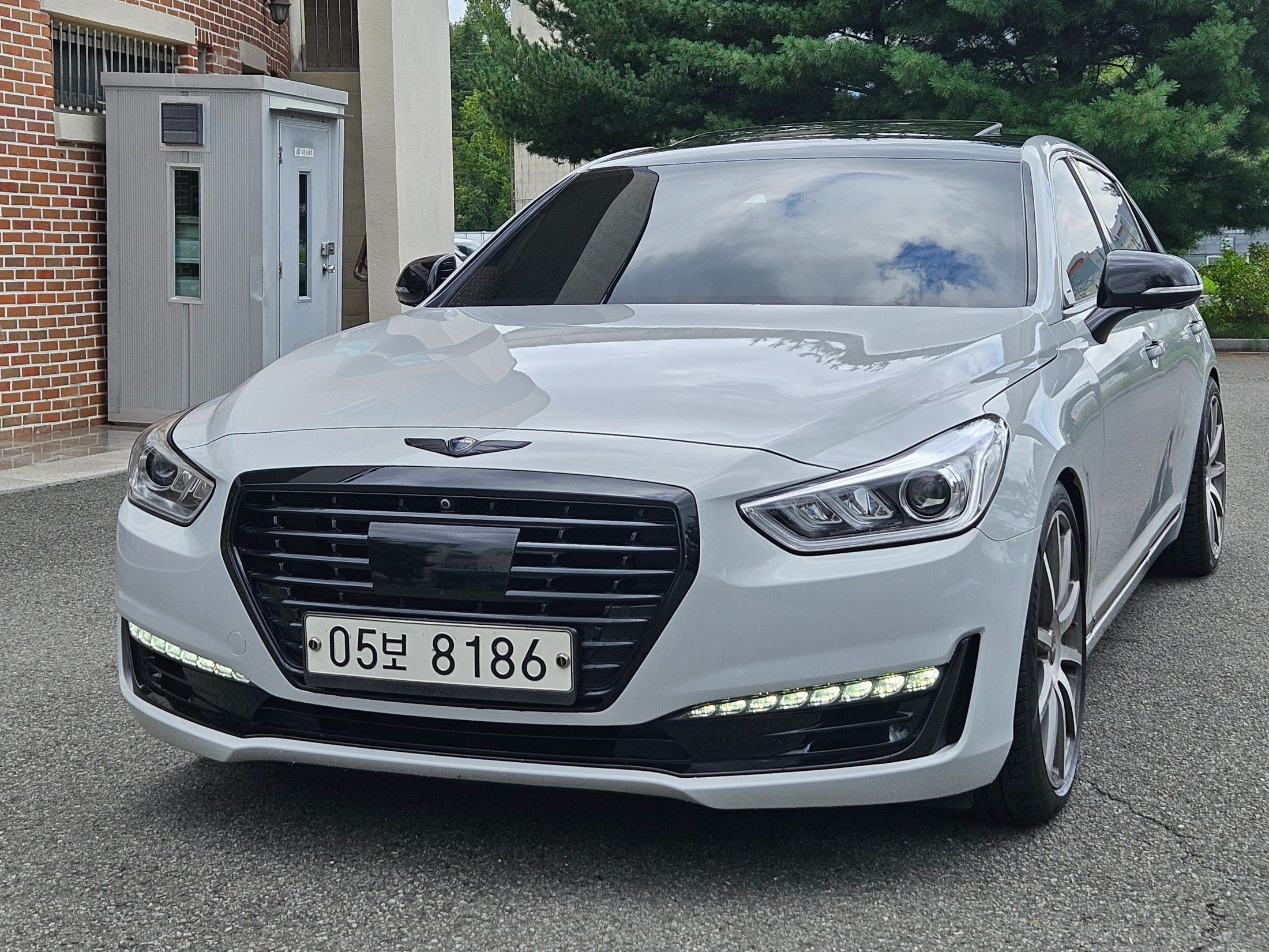 GENESIS EQ900 2017