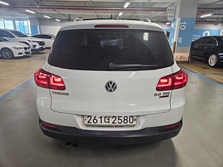 VOLKSWAGEN TIGUAN 2016