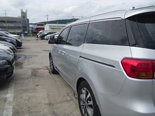 KIA CARNIVAL 2016