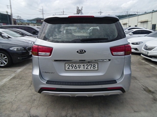 KIA CARNIVAL 2016