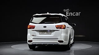 KIA CARNIVAL 2018