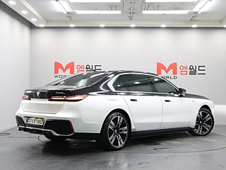 BMW 7-SERIES G70 2023
