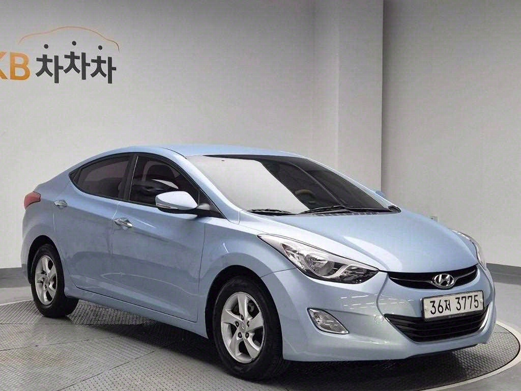 HYUNDAI AVANTE MD 2011