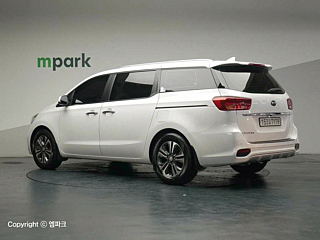 KIA CARNIVAL 2018
