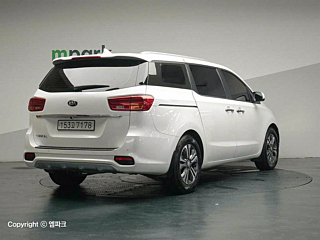KIA CARNIVAL 2018