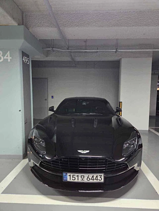 ASTON MARTIN DB11  5.2 V12 Coupe AMR 2018