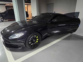 ASTON MARTIN DB11  2018