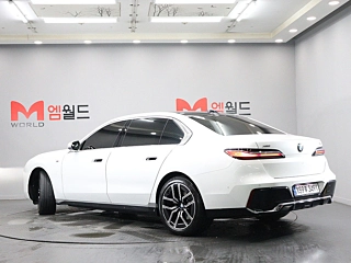BMW 7-SERIES G70 2024