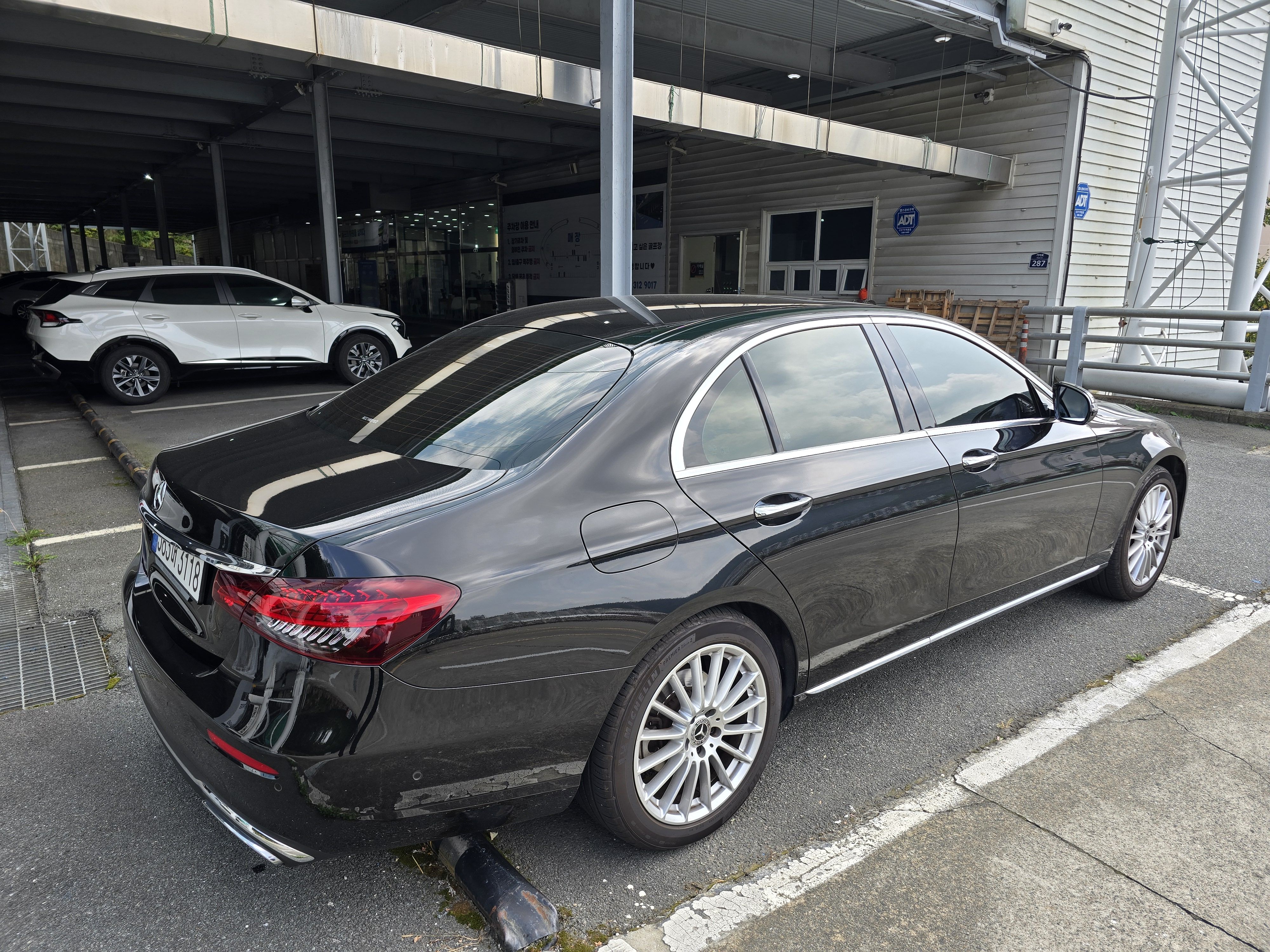 MERCEDES BENZ E-CLASS W213 2021