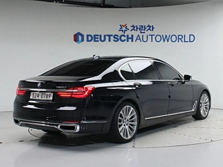 BMW 7-SERIES G11 2016