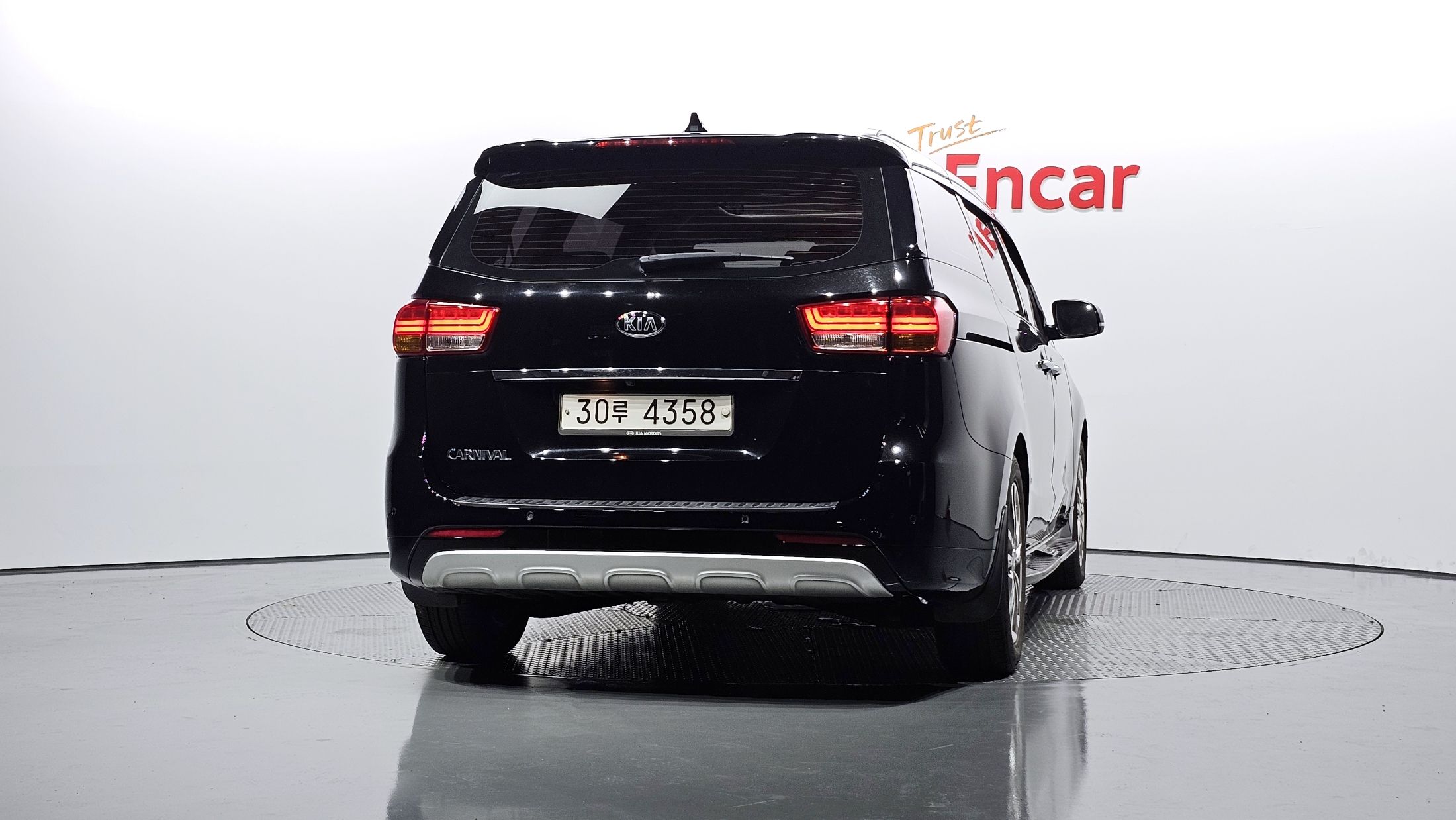 KIA CARNIVAL 2014