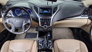 HYUNDAI GRANDEUR HG 2016