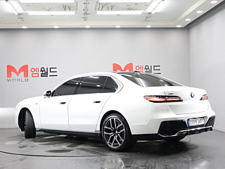 BMW 7-SERIES G70 2024