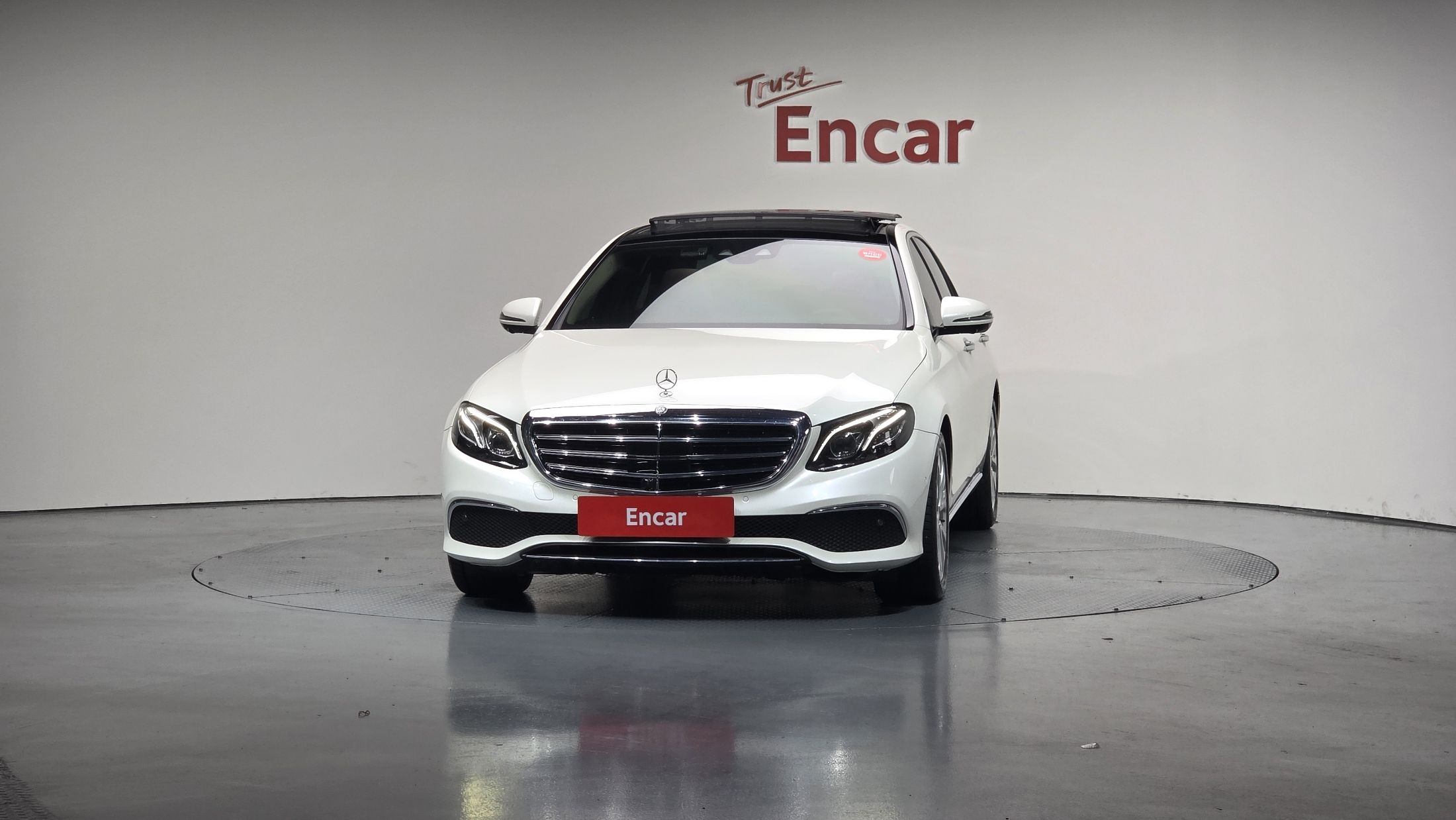 MERCEDES BENZ E-CLASS W213 2016