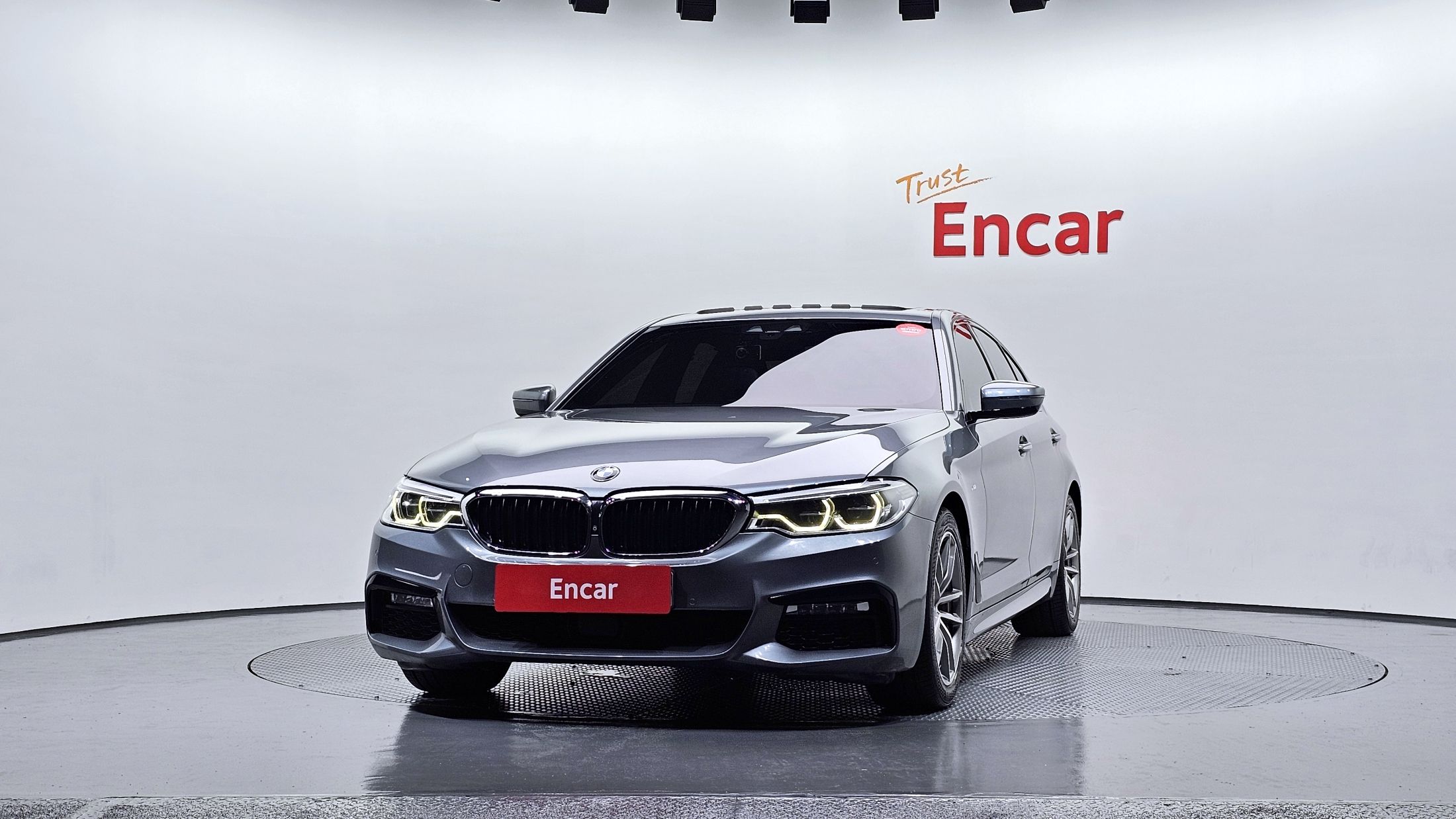 BMW 5-SERIES G30 2017