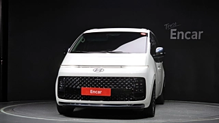 HYUNDAI STARIA 2025