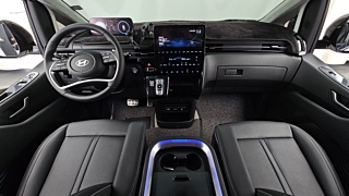 HYUNDAI STARIA 2025