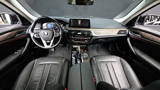 BMW 5-SERIES G30 2019