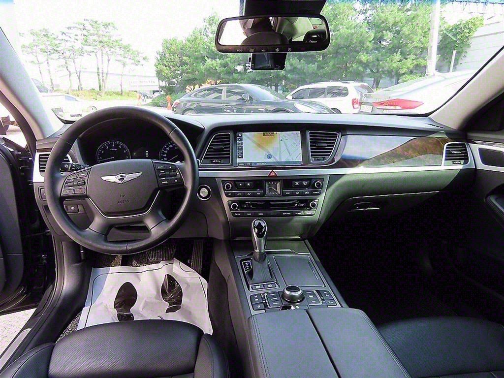 HYUNDAI GENESIS DH 2014